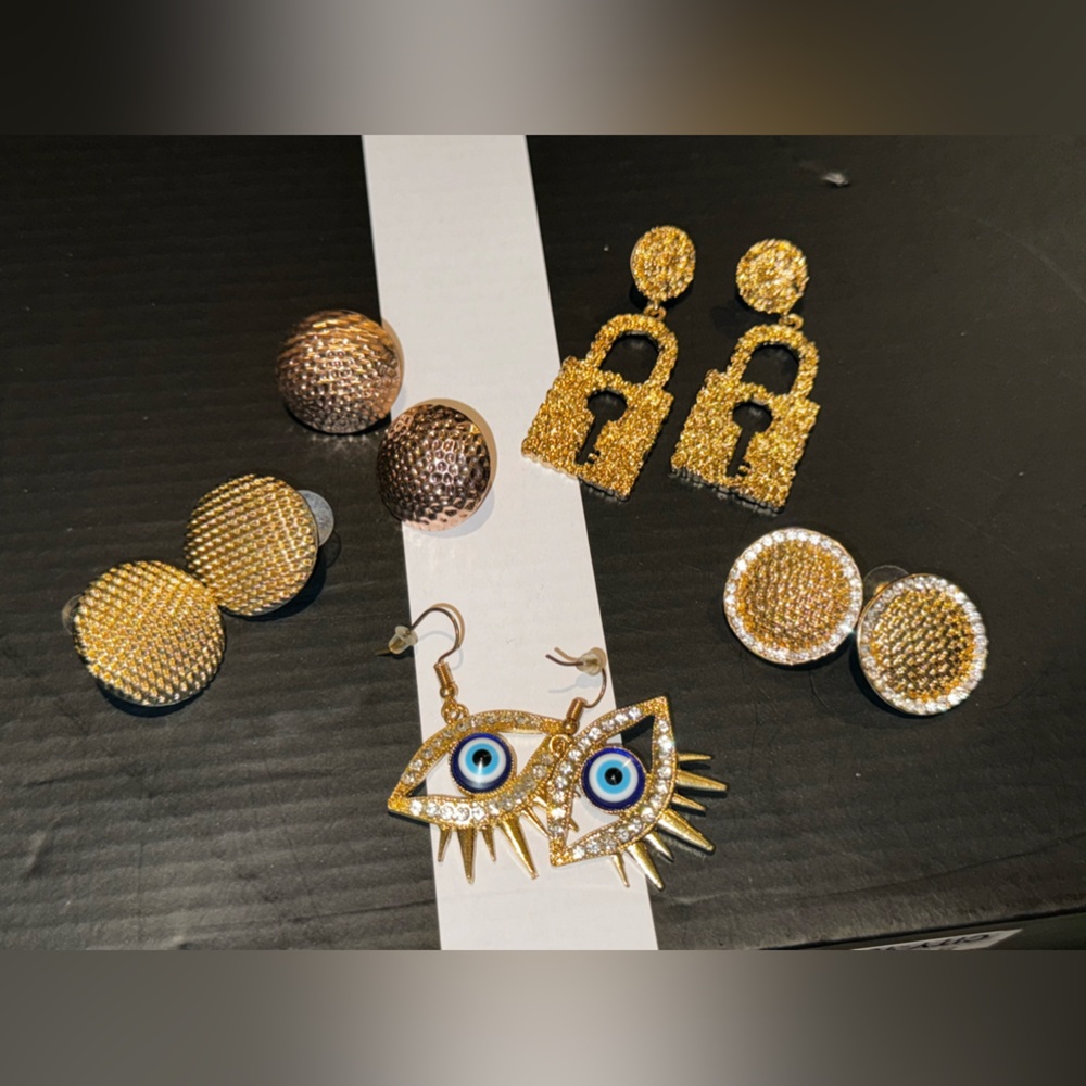 Earrings - image 1
